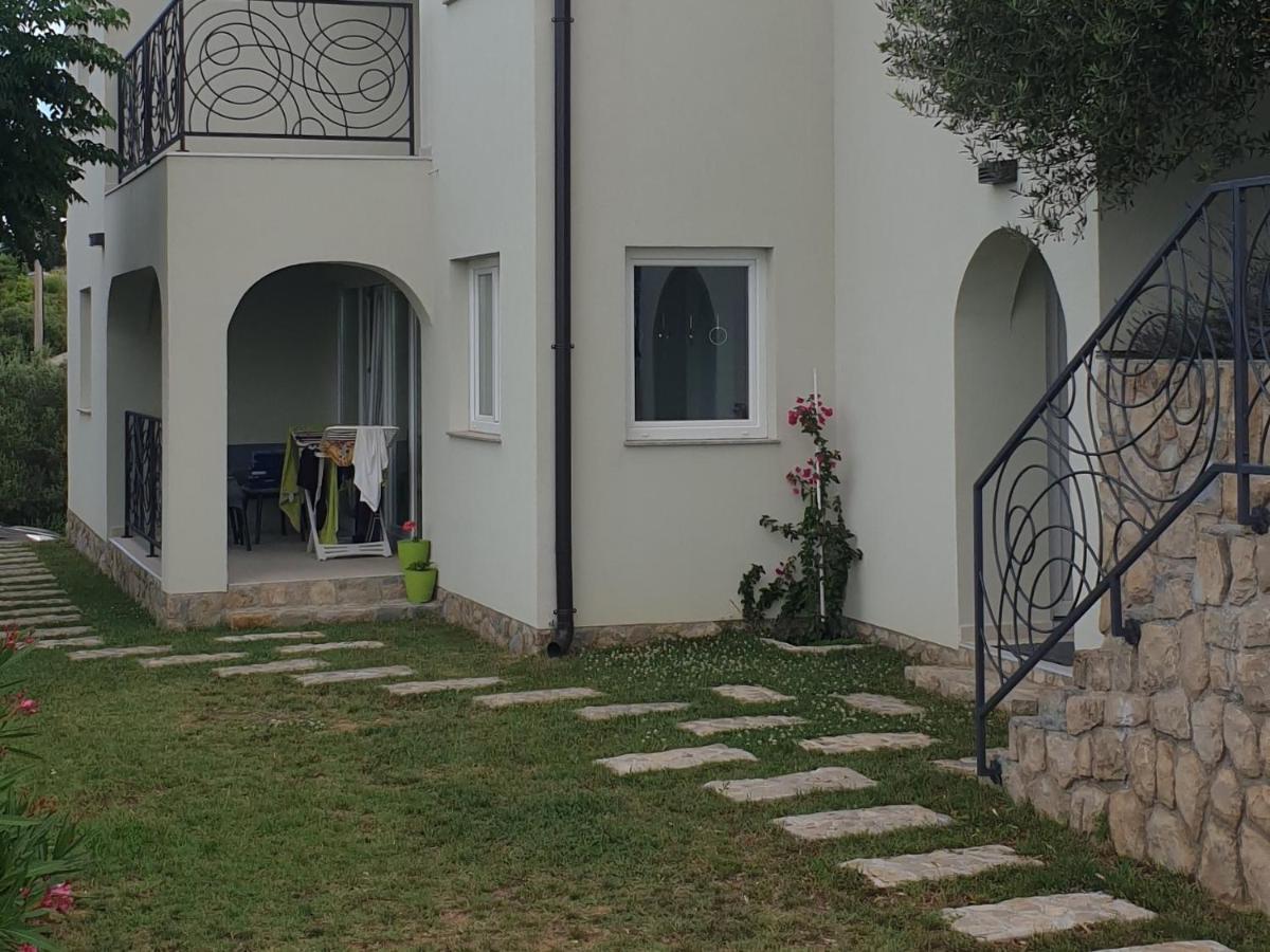 Apartment Mia 2 Banjol Exterior photo